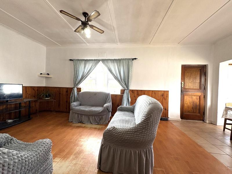 5 Bedroom Property for Sale in Southfield Western Cape